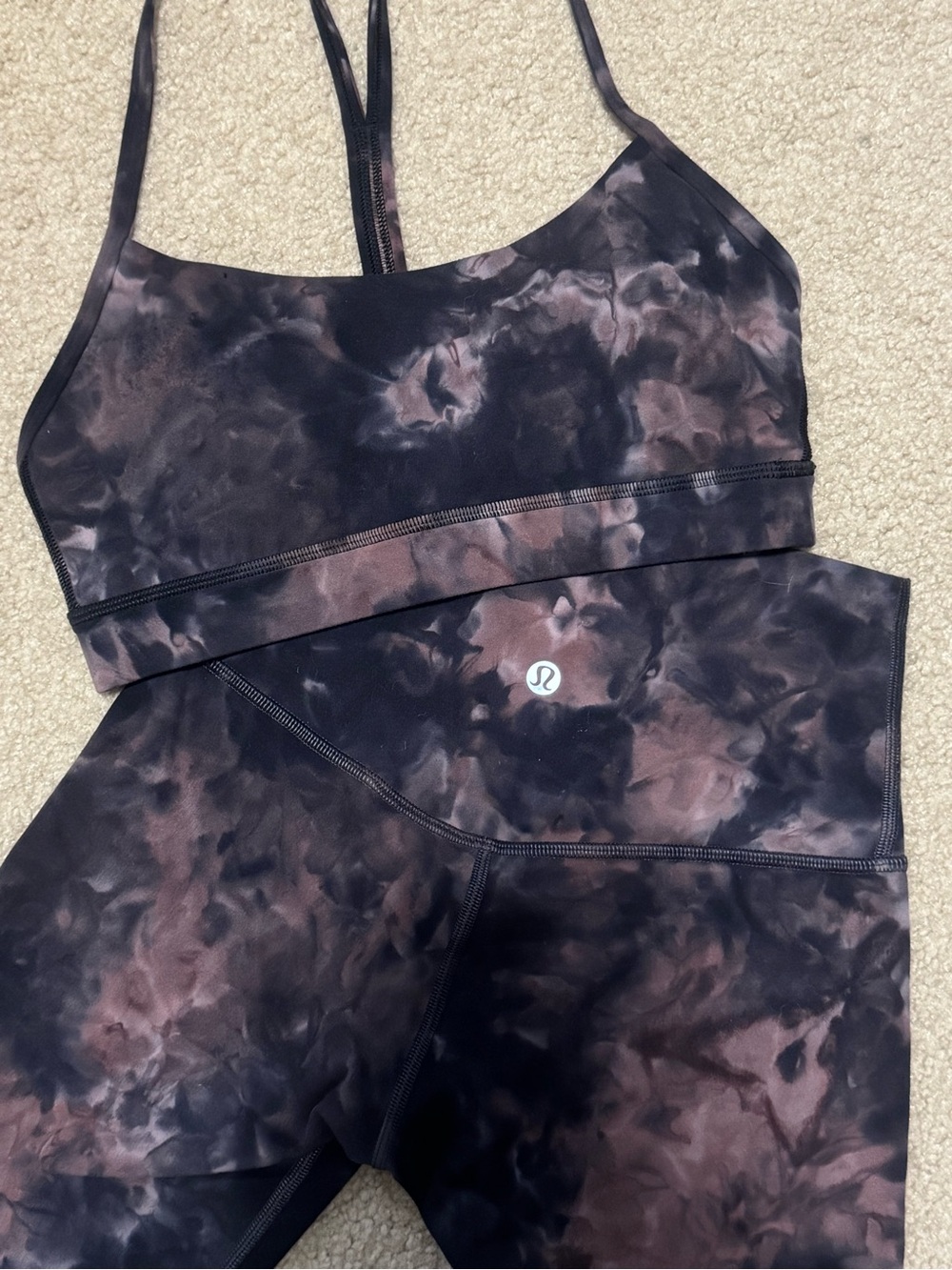 lululemon Set: Flow Y Nulu Bra & Align High Rise 8” Short